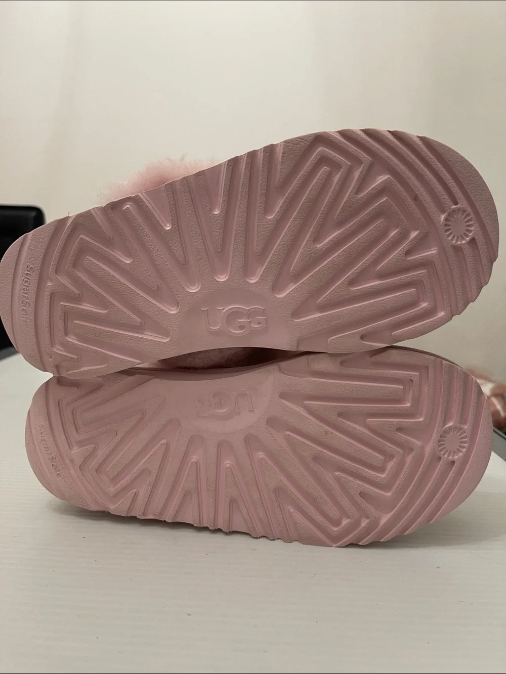 UGG Winter Pink Glitter Slippers Girls Size 3